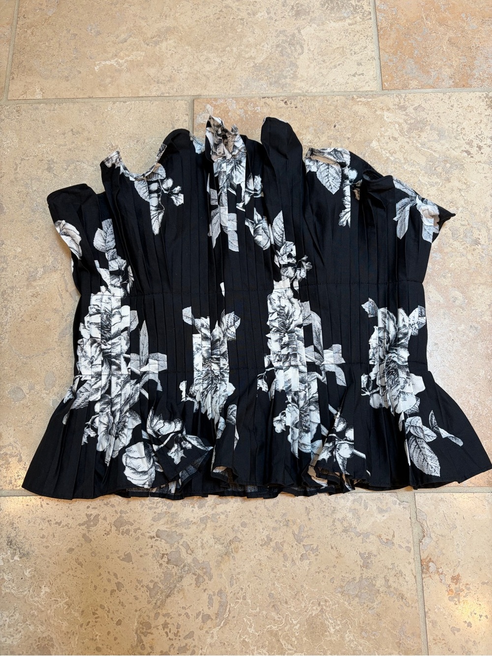 White House Black Market Women’s Black and White Floral peony bustier